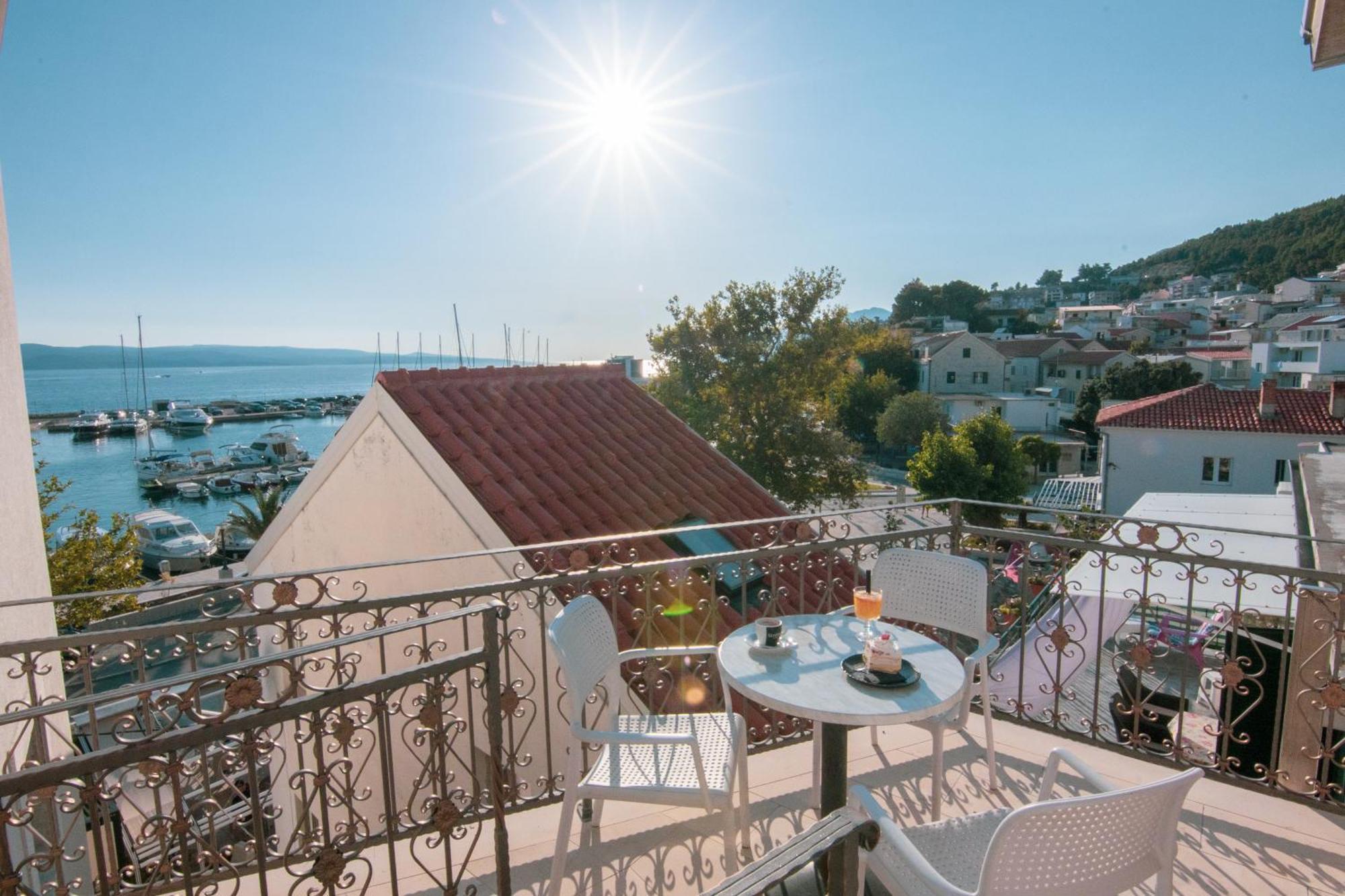 Bed & Breakfast Portun In The Center Baška Voda Exterior foto
